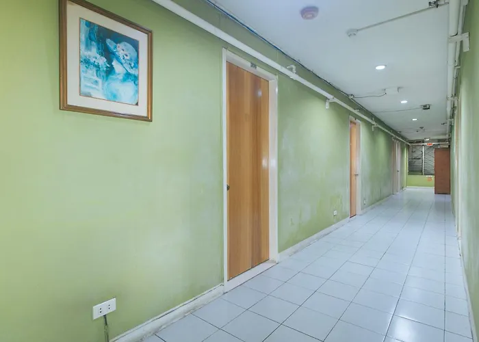 Hotel Reddoorz @ Junquera Extension 2*